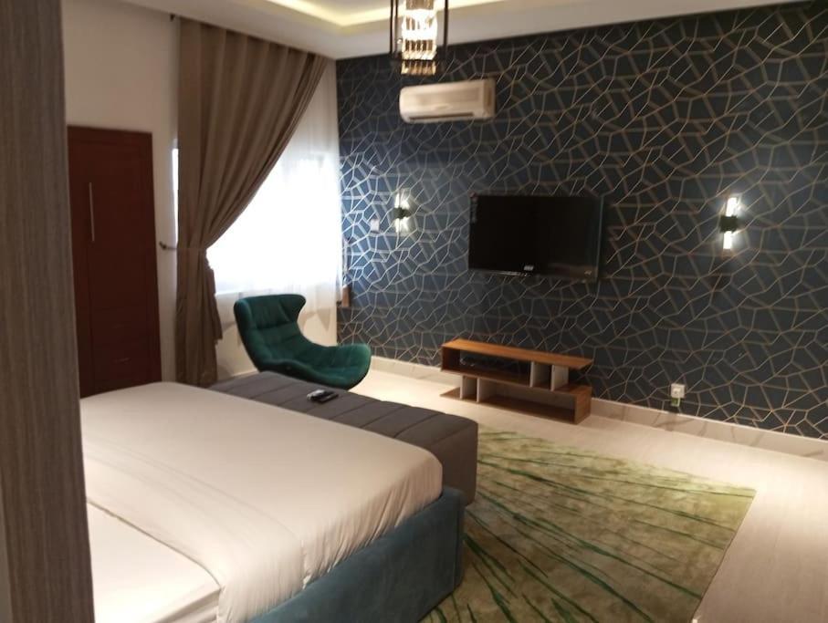Sujimoto Residences Macdonald Lagos Exterior photo