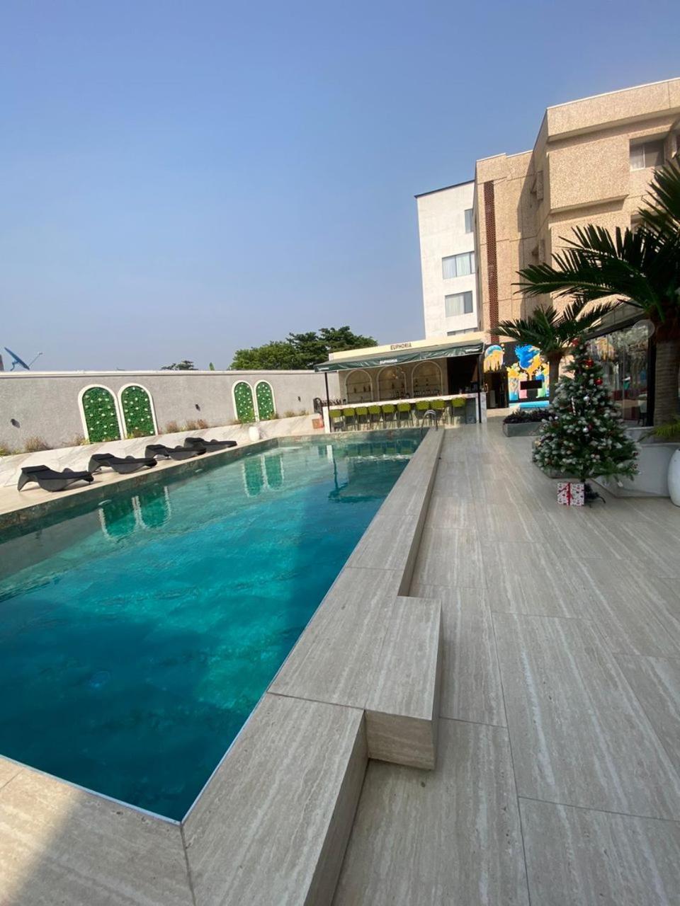 Sujimoto Residences Macdonald Lagos Exterior photo