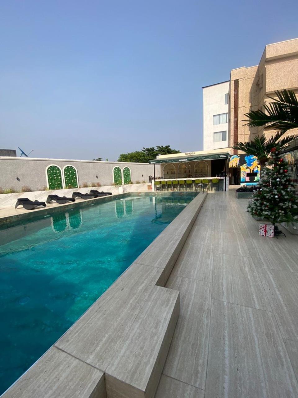 Sujimoto Residences Macdonald Lagos Exterior photo